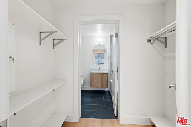 Foto del edificio - 1822 Overland Ave