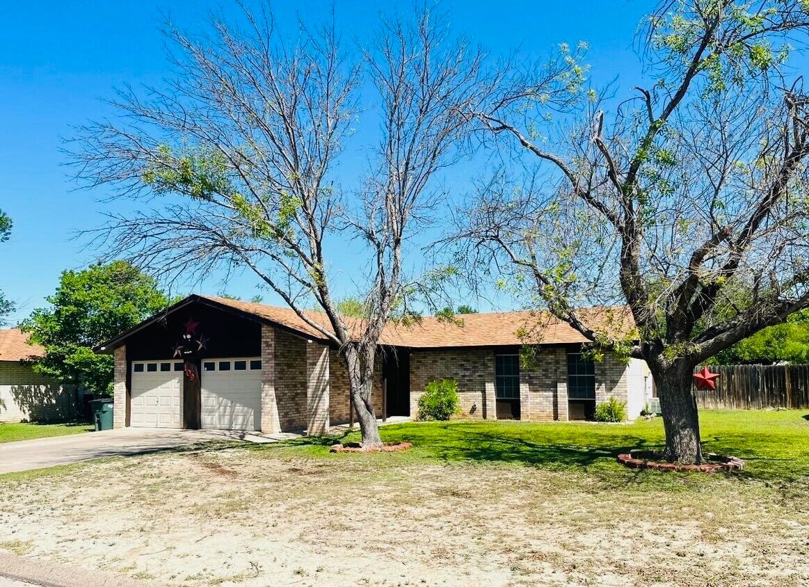Primary Photo - 109 Hermosa Dr