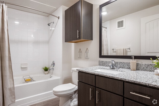 2BR, 2BA - 995SF - High Point Preserve
