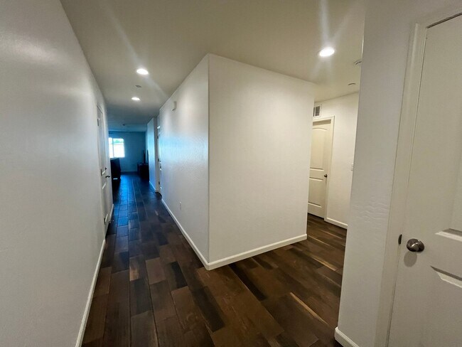 Foto del edificio - 1517 S Barberry Pl