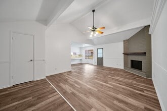 Building Photo - 162 Greenleaf Ln