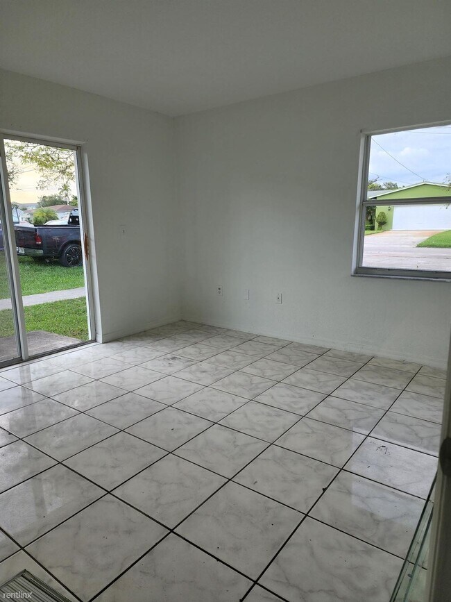 Foto del edificio - 4 br, 2 bath House - 2100 NW 76th St