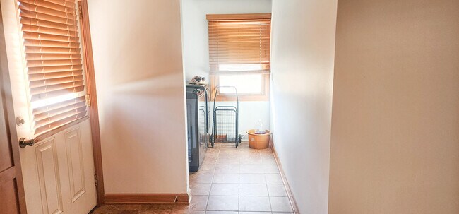 Foto del edificio - 6625 Washington Ave