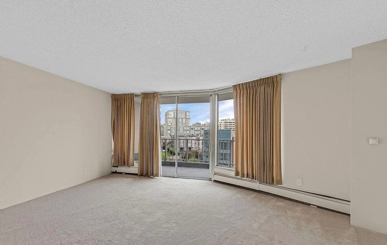 Primary Photo - 1200 Gough St