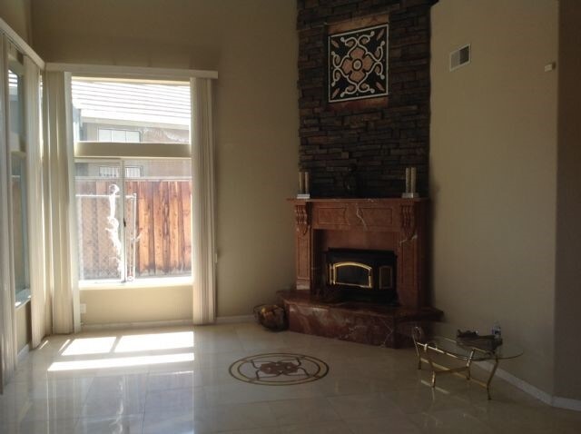 Building Photo - 1925 Tahoe Cir