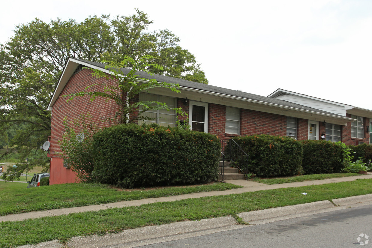 Building Photo - 601-609 Main St