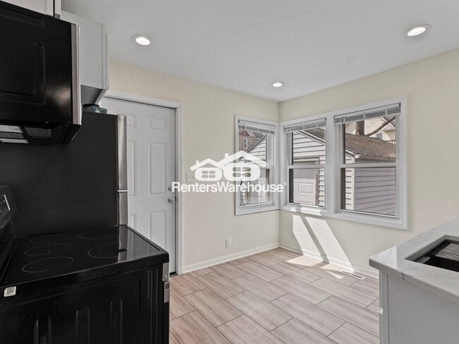 Foto del edificio - W169N9081 Goode Ave
