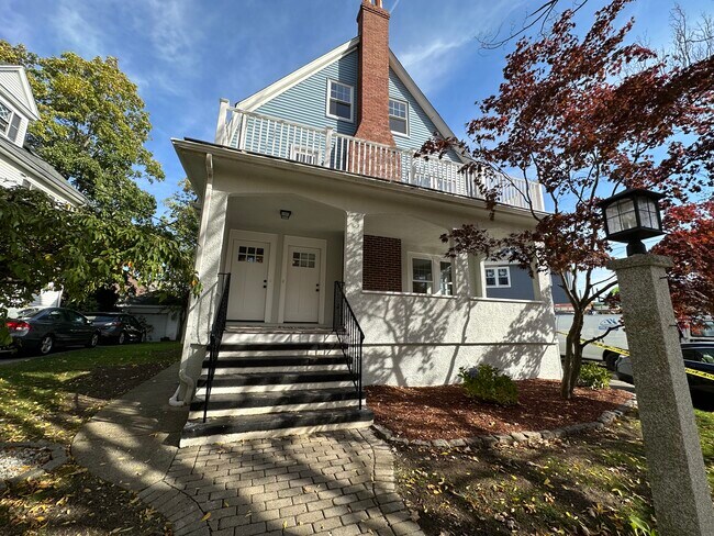 Building Photo - 1 Oak Ave