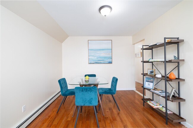 Building Photo - 144-72 Broadway