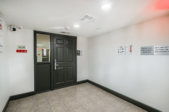 Foto del edificio - 1025 Swanson St