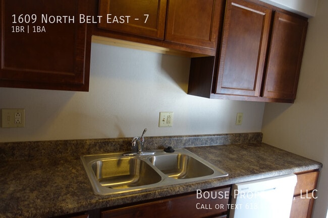 Building Photo - 1609 N Belt E
