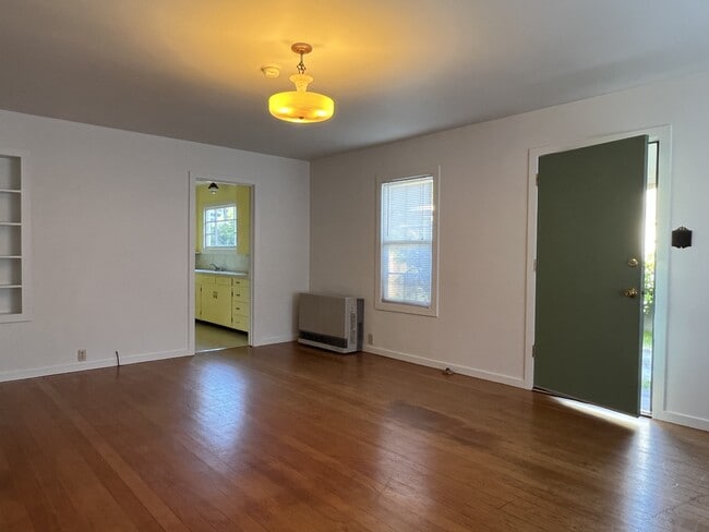 Building Photo - 262 12th St