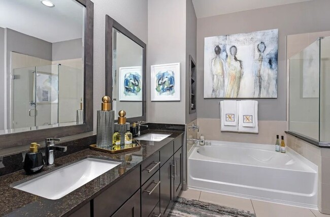 Foto del edificio - Ultra Luxury, Desirable Finishes/Amenities...
