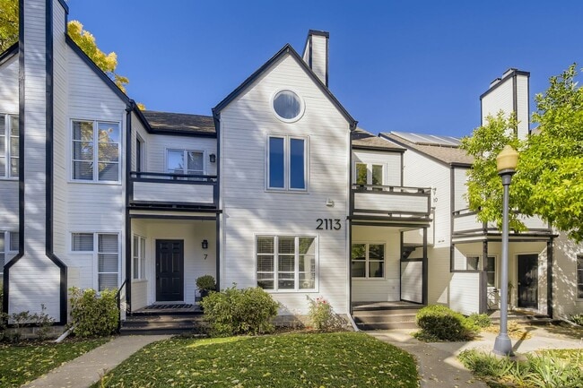 Building Photo - Downtown 2 BDR / 2BA - Walk to Everything