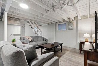 Building Photo - 502 Blanche Dr