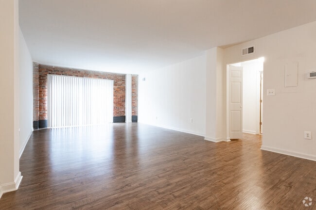 1 Bedroom, 1 Bath - Apt. 126 - Thames Point Apartments