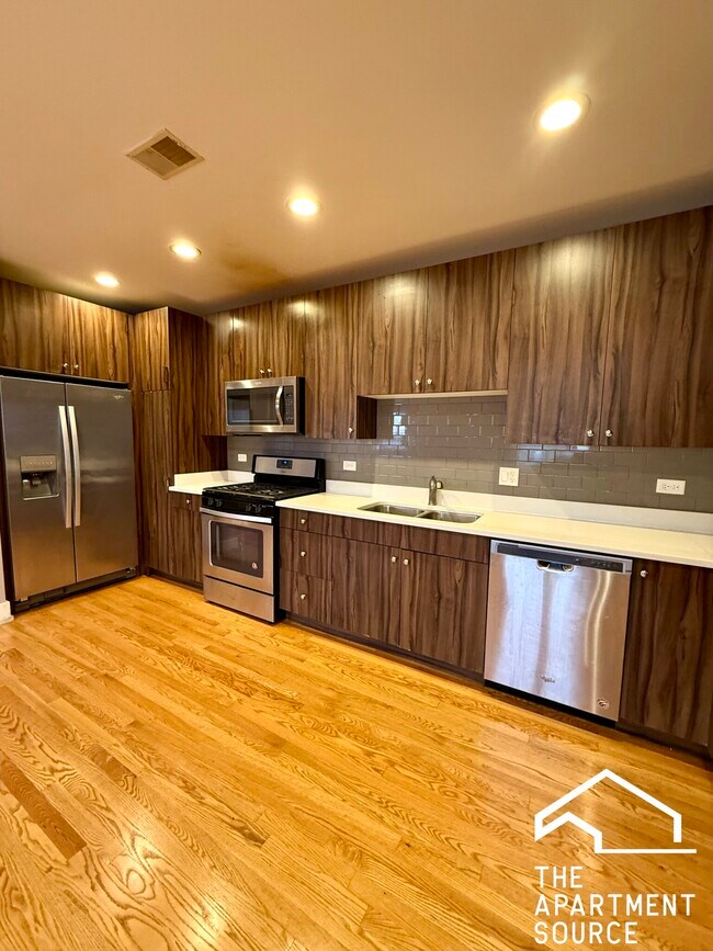 Foto del edificio - 3433 S Indiana Ave