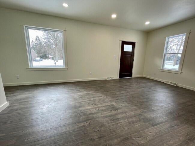 Sala de estar - N53W37084 Madison St