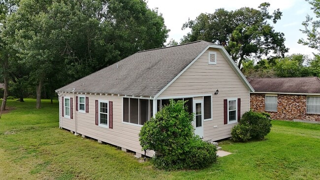 Building Photo - 3903 Lavender St