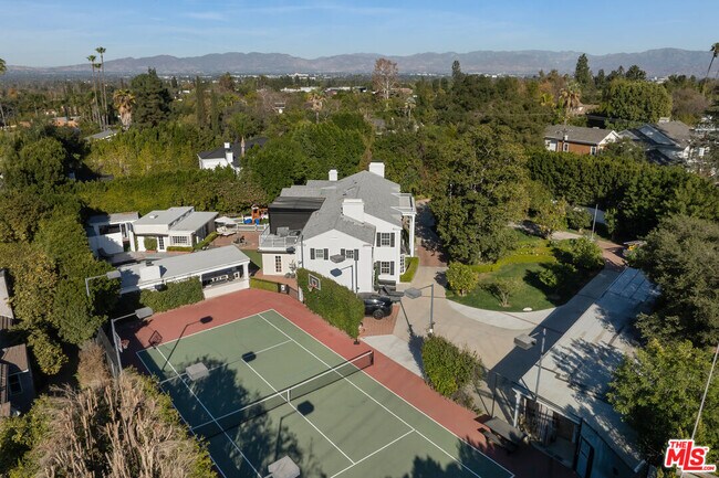 Foto del edificio - 17503 Rancho St