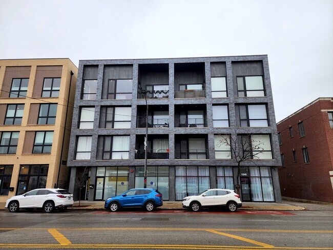 Foto del edificio - 1838 N Western Ave