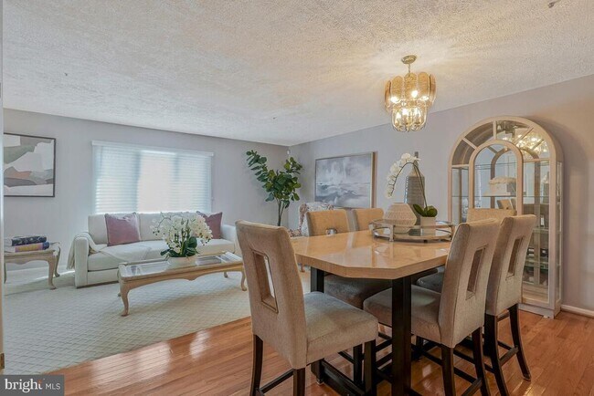 Foto del edificio - 4660 Winterberry Ln
