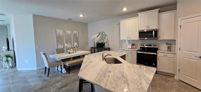 Building Photo - 17731 Pastureland Ave