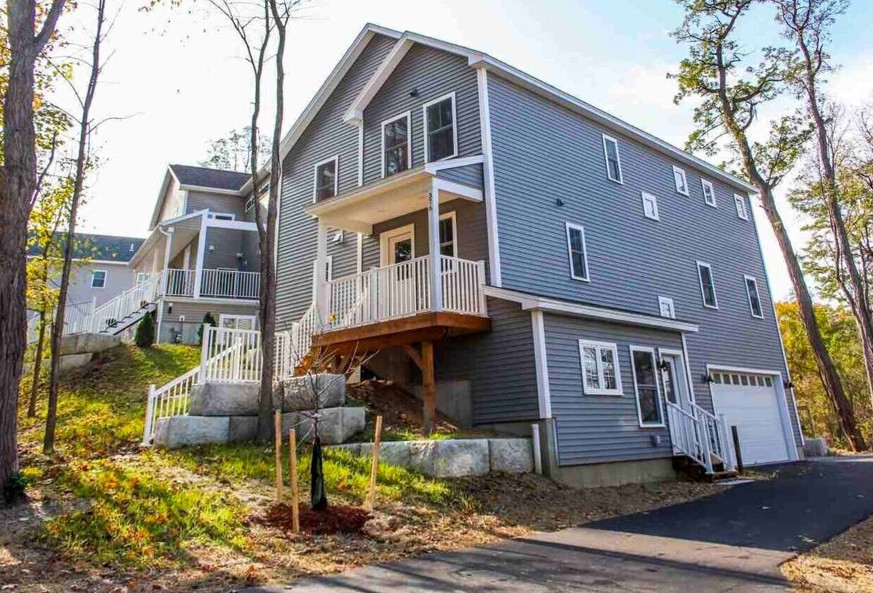 Foto principal - 376 Colchester Ave