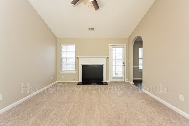 Building Photo - 10584 Redbud Ln