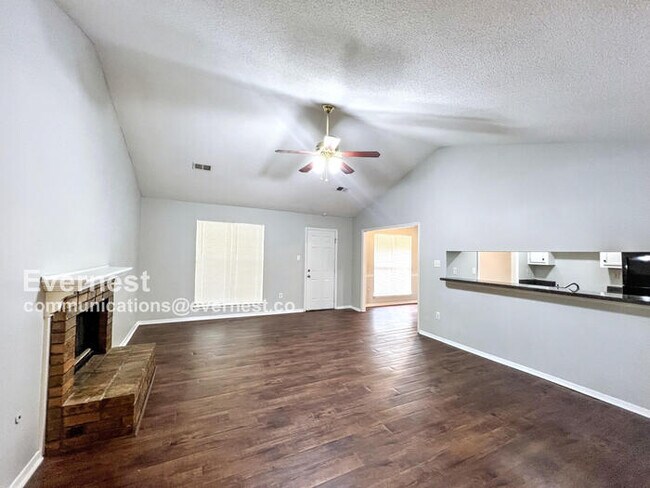 Building Photo - 3525 Dorchester Dr