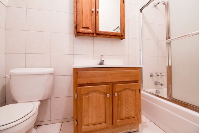 Foto del edificio - 6088 69th Ave