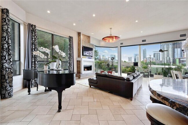 Foto del edificio - 508 Sunny Ln