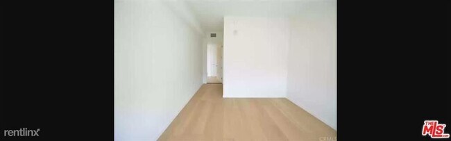 Foto del edificio - 1 br, 1 bath Condo - 889 Francisco St Unit...
