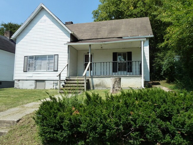 Building Photo - 423 E Emerald Ave