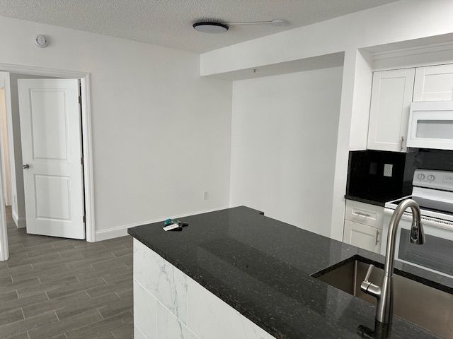 Foto del edificio - 5056 Lantana Rd