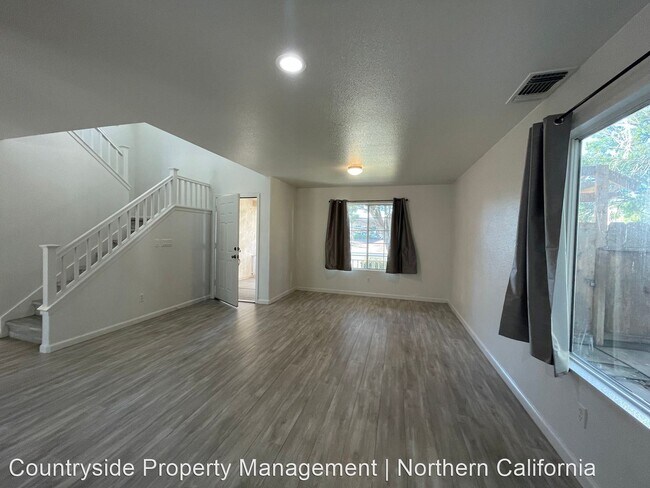 Building Photo - 4 br, 2.5 bath House - 1015 Shearwater Drive