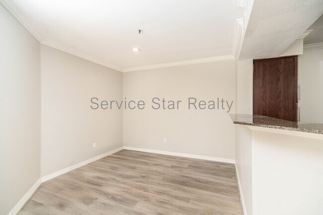 Foto del edificio - 2025 E Campbell Ave