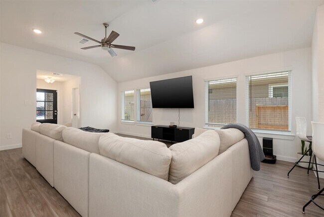 Foto del edificio - 17230 Black Ash Ct