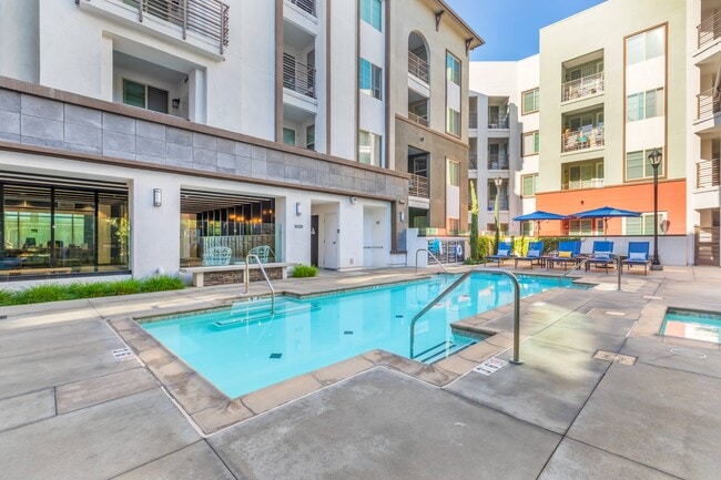 Building Photo - Metro Gateway Apartment Homes