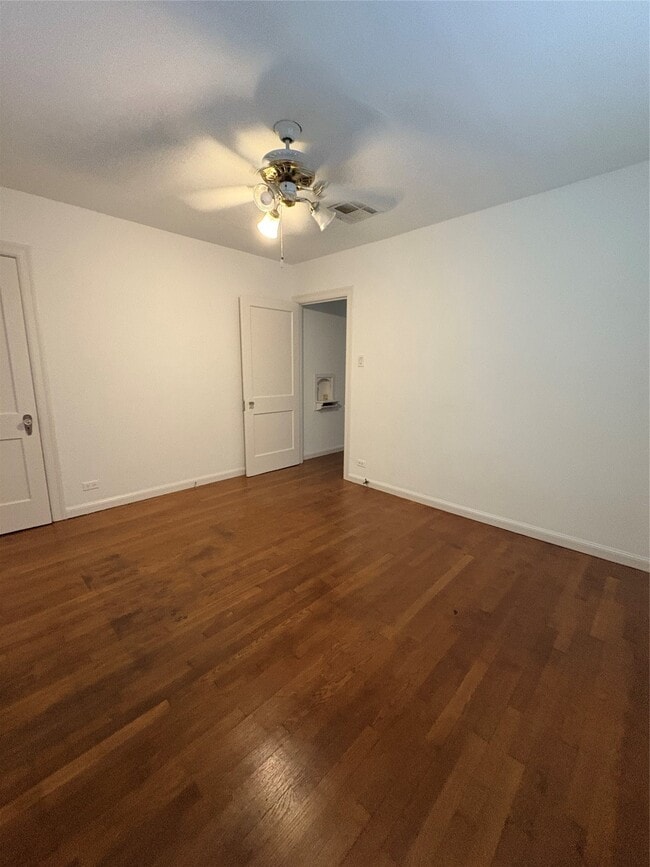 Building Photo - 2011 33rd St