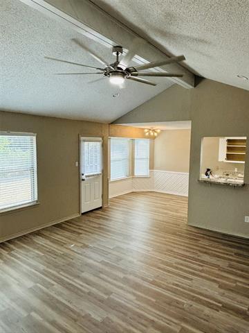 Foto del edificio - 2510 Cedarcrest Ct