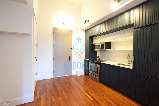 Foto del edificio - 4011 Fillmore Ave