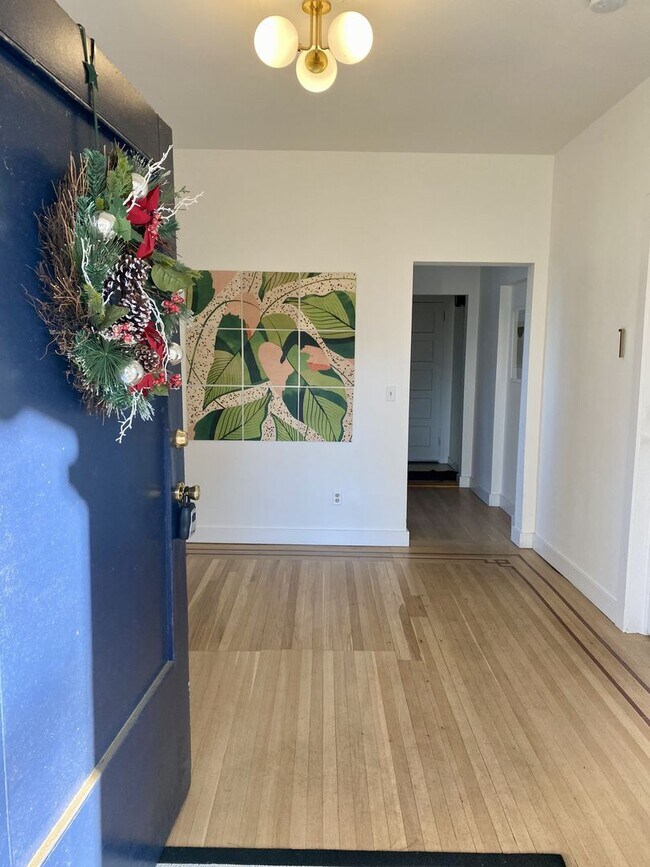 Foto del edificio - 5728 N Williams Ave