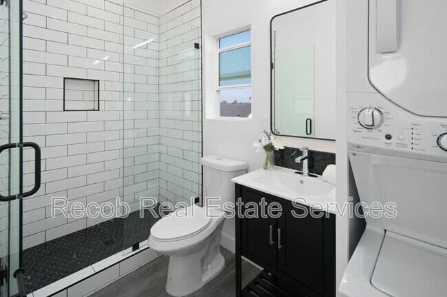 Foto del edificio - 4685 49th St