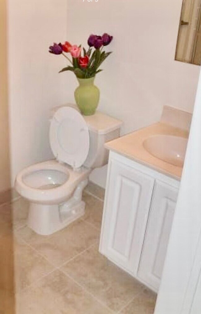 Foto del edificio - 3852 Vinton Ave