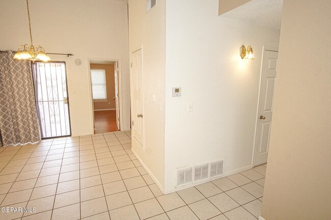 Building Photo - 1553 Rebecca Ann Dr