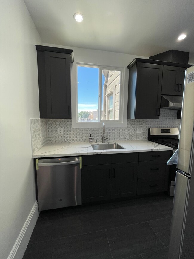 Dishwasher - 3550 California St