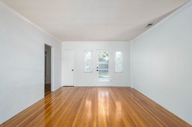 Building Photo - 555 Gilbert Ave