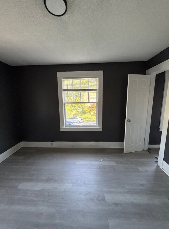 Foto del edificio - Fully Renovated 4BR Home in Highland Heights – Section 8 Welcome!