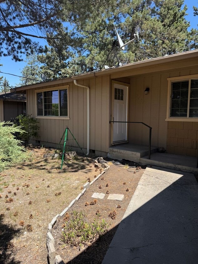Primary Photo - Updated Duplex in SE Bend